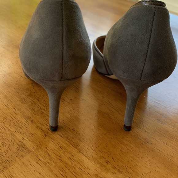 White House Black Market suede leather smoked pearl size 6.5 - Picture 6 of 10